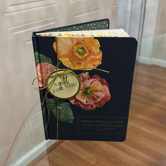 The Gracious Maker Journal. - Picture 2 of 6